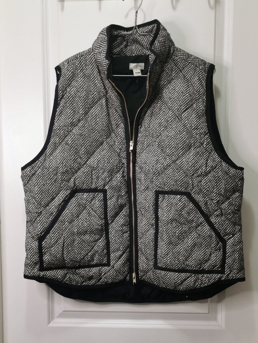 J. Crew Black & White‎ Herringbone Quilted Vest
